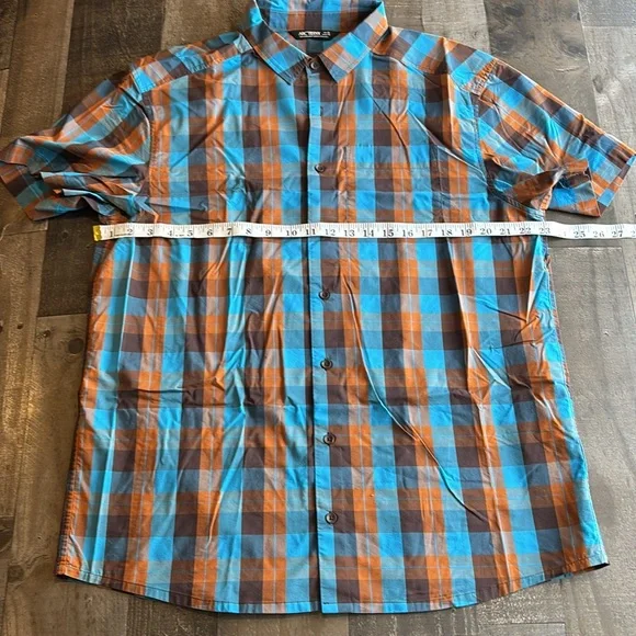 Arc'teryx Short Sleeve Casual Button Down Shirt - Picture 5 of 9